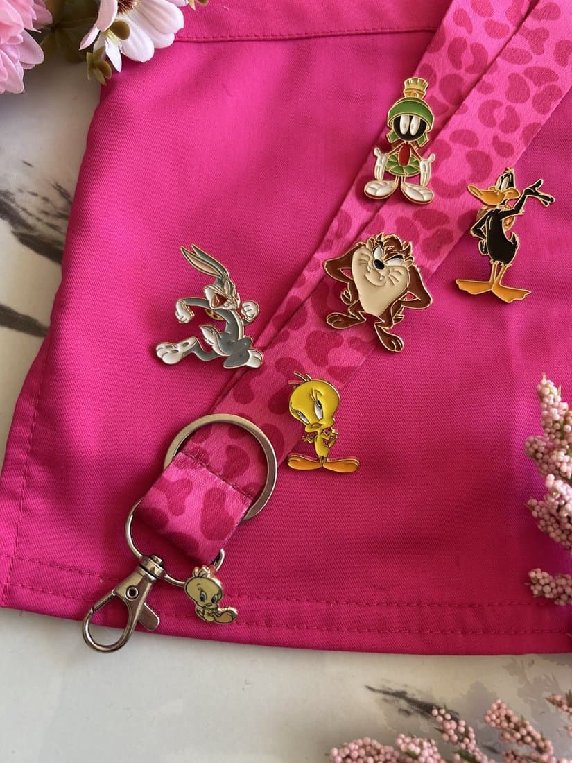 LOONEY TUNES